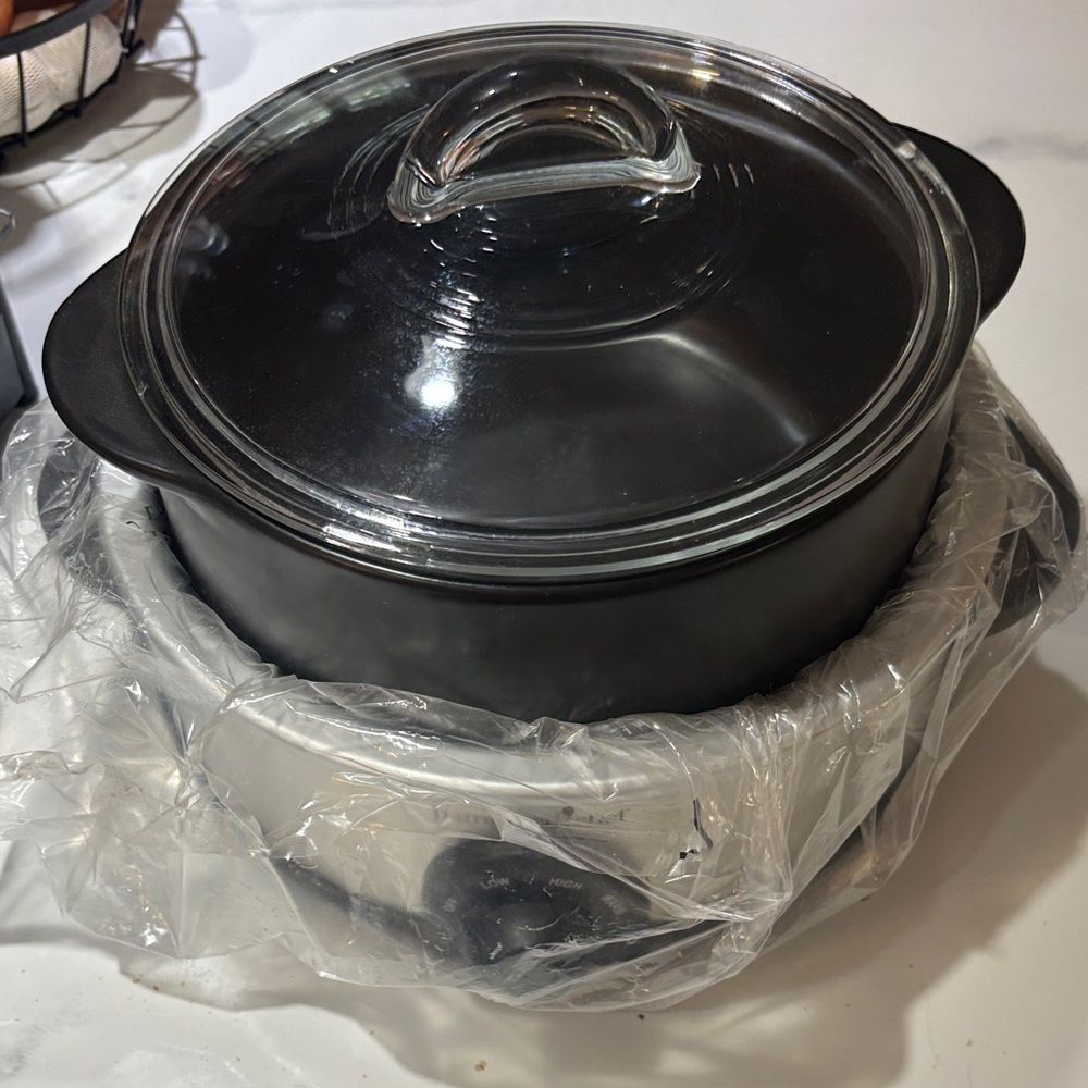 Pampered Chef Black and Silver Slow Cooker with Glass Lid